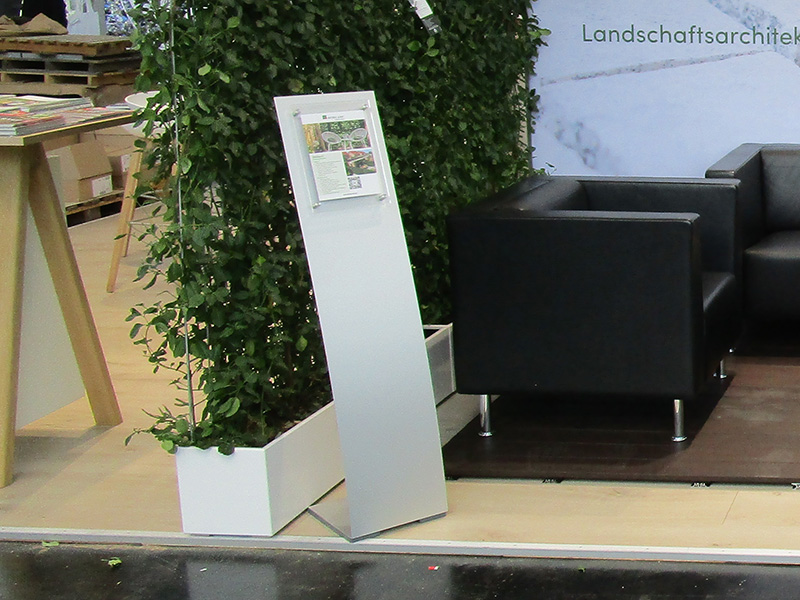 Datenblattaufsteller gebogen