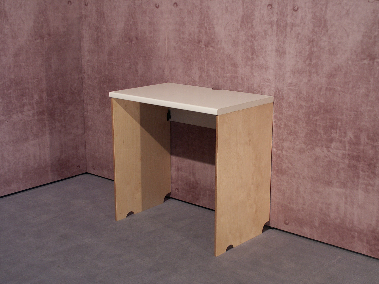 Arbeitsplatten mit Stellseiten